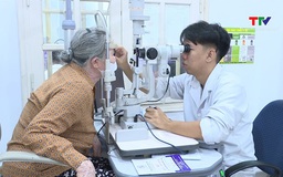 Chăm sóc mắt cho người cao tuổi