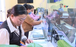 Niềm vui của người cao tuổi khi nhận trợ cấp hưu trí xã hội