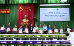 Hỗ trợ người dân bị thiệt hại do mưa lũ ở xã Hoằng Tiến