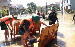 Xã Kim Tân khẩn trương dọn vệ sinh môi trường sau bão lũ