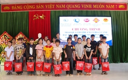 Trao quà Trung thu cho trẻ em có hoàn cảnh khó khăn tại xã Yên Nhân