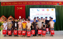 Mùa trăng sẻ chia