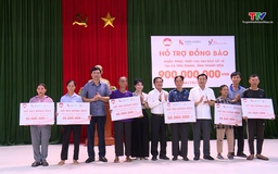 Xã Tiên Trang tiếp nhận ủng hộ khắc phục thiệt hại sau bão số 10