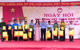 Phó Chủ tịch UBND tỉnh Mai Xuân Liêm dự Ngày hội Đại đoàn kết toàn dân tộc thôn Vân Hòa