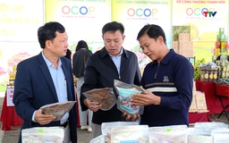 Phiên chợ thực phẩm an toàn tại xã Vạn Lộc