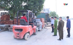 Giải toả vi phạm lấn chiếm hành lang giao thông