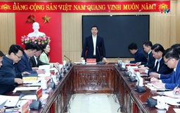 Đặt lợi ích lâu dài của Nhân dân lên trên hết, trước hết 
trong thực hiện nhiệm vụ chính trị