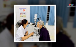 Cảnh báo rủi ro khi tự ý mua thuốc trị đau mắt đỏ