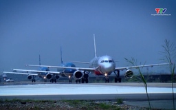 Nhiều chuyến bay cận Tết hết chỗ, giá tăng 