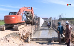 Hoàn thành các công trình phục vụ sản xuất  đúng thời hạn qui định