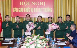 Bàn giao chức vụ Chỉ huy trưởng Ban Chỉ huy Quân sự Thị xã Nghi Sơn