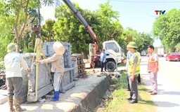 Giải toả vi phạm lấn chiếm hành lang an toàn giao thông đường bộ trên tuyến quốc lộ 45