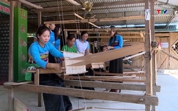 Nhân rộng điển hình phụ nữ thi đua yêu nước
