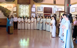 Tháng  Năm nhớ Bác
