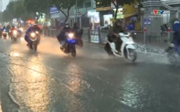 Cảnh báo mưa lớn cục bộ, lốc, gió giật mạnh khu vực Bắc Bộ và Thanh Hóa
