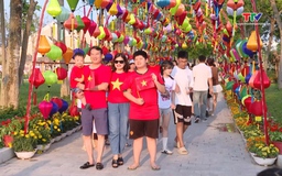 Các điểm đến tại thành phố thu hút đông đảo du khách dịp nghỉ lễ