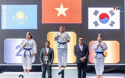 Nữ võ sĩ Jujitsu tỏa sáng trong màu áo đội tuyển Việt Nam tại Giải vô địch châu Á 2025