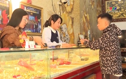 Việt Nam ngược dòng xu hướng đầu tư vàng toàn cầu