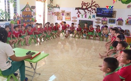 Các trường mầm non tăng cường biện pháp chống nóng cho học sinh
