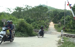 Phân cấp cho Sở Xây dựng cấp, gia hạn, thu hồi, hủy giấy phép xây dựng, quyết định bãi bỏ đường ngang trên đường sắt