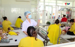 Từ đầu tháng 6: Trẻ nhập viện tăng do nắng nóng