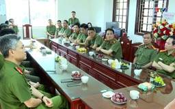 Lãnh đạo Công an tỉnh chúc mừng cán bộ làm công tác tuyên truyền Ngày Báo chí Cách mạng