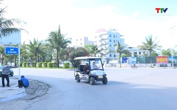 Sầm Sơn tạm thời cắm biển giới hạn tốc độ 30km/giờ để xe điện tiếp tục hoạt động phục vụ du lịch