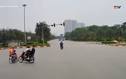 Tai nạn giữa ngã tư vì không chấp hành đèn tín hiệu