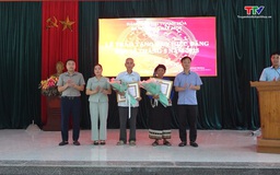 Đảng bộ xã Bát Mọt trao tặng Huy hiệu Đảng đợt 19/5/2025
