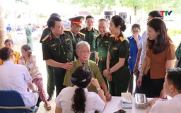 Tổng cục Hậu Cần - Kỹ thuật khám bệnh, cấp thuốc miễn phí và tặng quà tại xã Yên Thọ