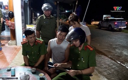 Xã Bát Mọt ra quân tổng kiểm tra, kiểm soát hành chính ban đêm để phòng ngừa, trấn áp tội phạm