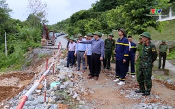 Phó Chủ tịch UBND tỉnh Mai Xuân Liêm chỉ đạo ứng phó bão số 3 tại các xã Trung Lý, Pù Nhi, Mường Lát