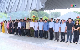 Hội Người cao tuổi Việt Nam dâng hương tại Nghĩa trang liệt sĩ Hàm Rồng