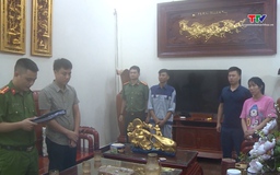Triệu tập, khám xét nơi ở của 4 đối tượng liên quan đến đường dây tổ chức đánh bạc, đánh bạc
