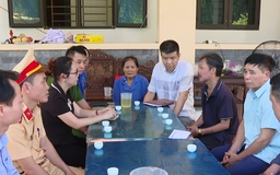 Thăm viếng, chia buồn cùng gia đình nạn nhân tử vong do tai nạn giao thông