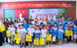 Trao quà cho 100 trẻ em khuyết tật, mồ côi tại Thanh Hóa