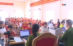 Công an Thanh Hoá tích cực hỗ trợ người dân làm thủ tục cấp căn cước