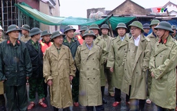 Phó Bí thư Thường trực Tỉnh ủy Lại Thế Nguyên kiểm tra công tác ứng phó với mưa bão