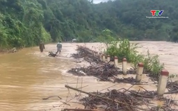 Mưa lũ gây ngập nhiều tuyến đường miền núi