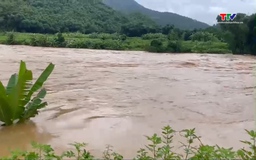 Sơn Điện: Sạt lở hư hại 5 nhà dân