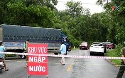 Quốc lộ 217 đoạn qua xã Vĩnh Lộc bị ngập sâu