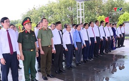 Lãnh đạo tỉnh dâng hương tưởng niệm Chủ tịch Hồ Chí Minh, Mẹ Việt Nam anh hùng và các Anh hùng liệt sỹ