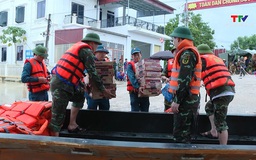 Lực lượng vũ trang Thanh Hoá hỗ trợ Nhân dân khắc phục hậu quả bão số 5