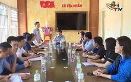 Uỷ ban Mặt trận Tổ quốc tỉnh trao quà cứu trợ tại xã Yên Nhân