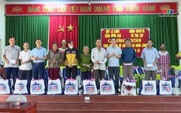Xã Thọ Lập: Trao 500 suất quà cho các hộ có hoàn cảnh khó khăn trên địa bàn