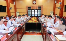 Chủ tịch Ủy ban nhân dân tỉnh làm việc với Công ty Gốm sứ Hoa Liên Hồ Nam