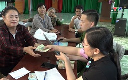 Phường Đông Quang tặng quà Tết độc lập cho Nhân dân