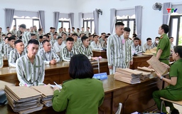 Công bố Quyết định đặc xá của Chủ tịch nước cho 132 phạm nhân tại trại giam Thanh Cẩm