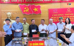 Trao quà cho Mẹ Việt Nam anh hùng và thương binh nặng