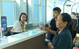 Sử dụng VNeID và sinh trắc học làm thủ tục tại sân bay